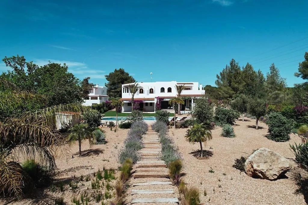 Villa 4 Palms Only 5 Minutes From Ibiza Montecristo
